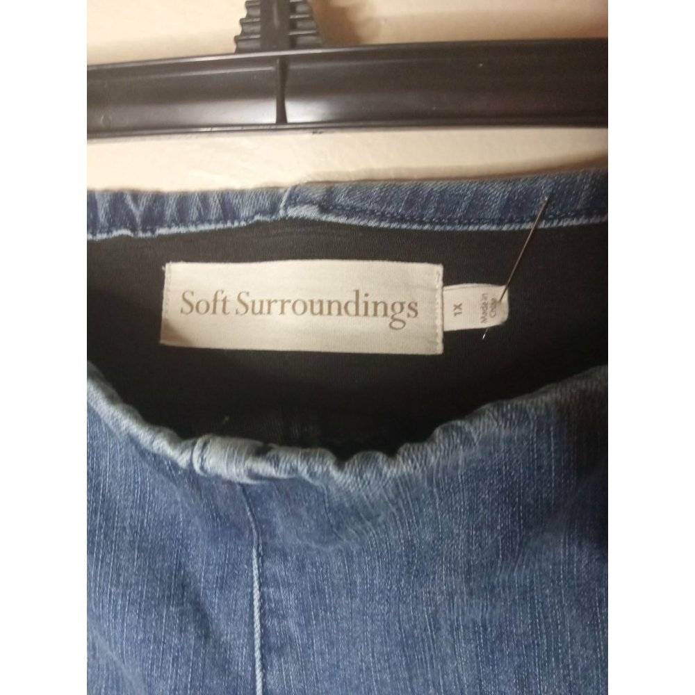 Soft Surroundings Denim Capris - Picture 3 of 3